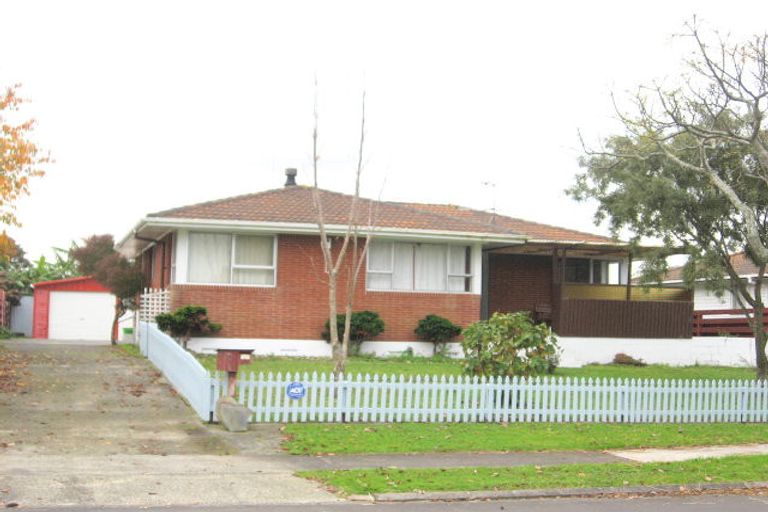 Photo of property in 8 Leaver Place, Weymouth, Auckland, 2103