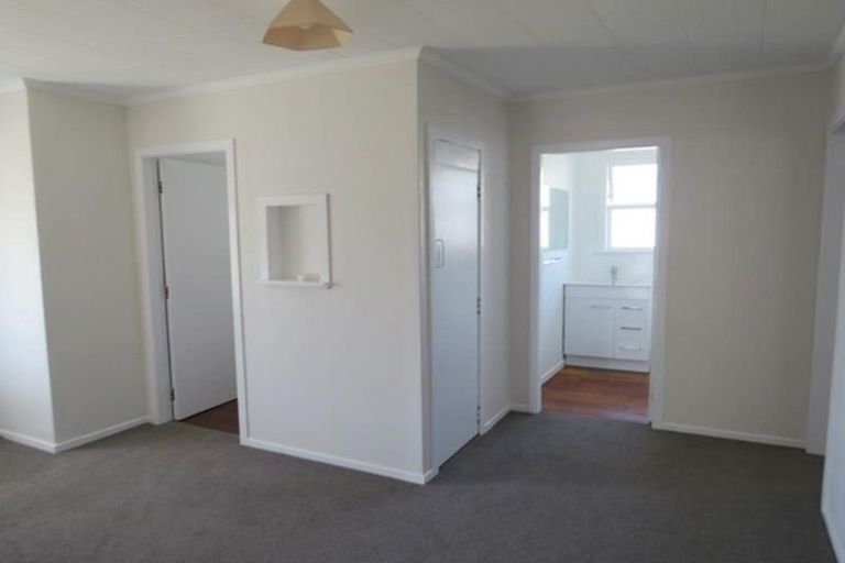Photo of property in 19 Huatoki Street, Vogeltown, New Plymouth, 4310