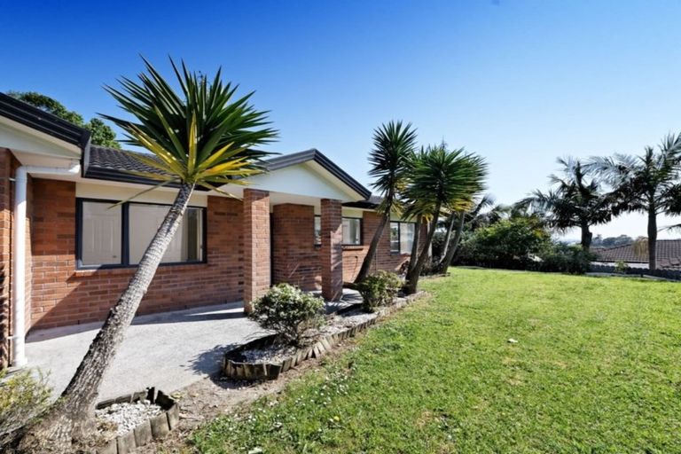 Photo of property in 22 Greenberry Drive, Ranui, Auckland, 0612