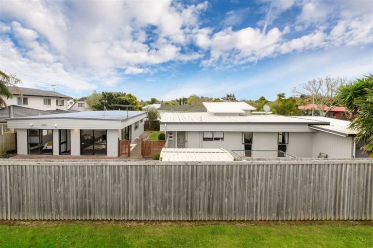 Photo of property in 85 Sunderlands Road, Bucklands Beach, Auckland, 2012