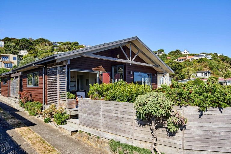 Photo of property in 43 Moana Road, Plimmerton, Porirua, 5026