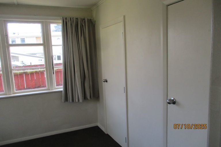 Photo of property in 1086 High Street, Taita, Lower Hutt, 5011