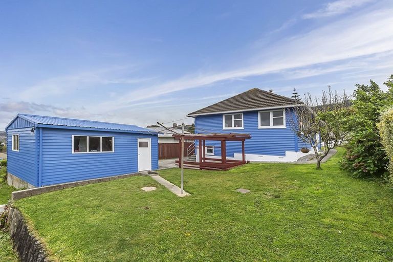 Photo of property in 25 Turkington Street, Tawa, Wellington, 5028