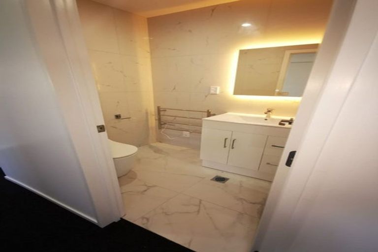 Photo of property in 124b Rosier Road, Glen Eden, Auckland, 0602