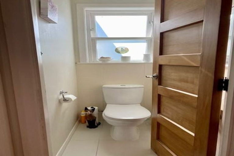 Photo of property in 198 Lake Road, Belmont, Auckland, 0622