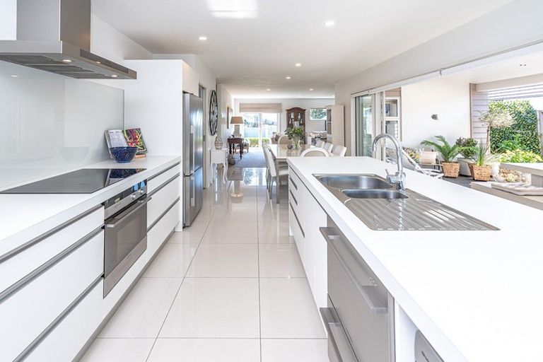 Photo of property in 16 Egmont Street, Patea, 4520