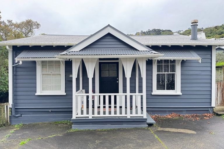 Photo of property in 7 Omar Street, Khandallah, Wellington, 6035