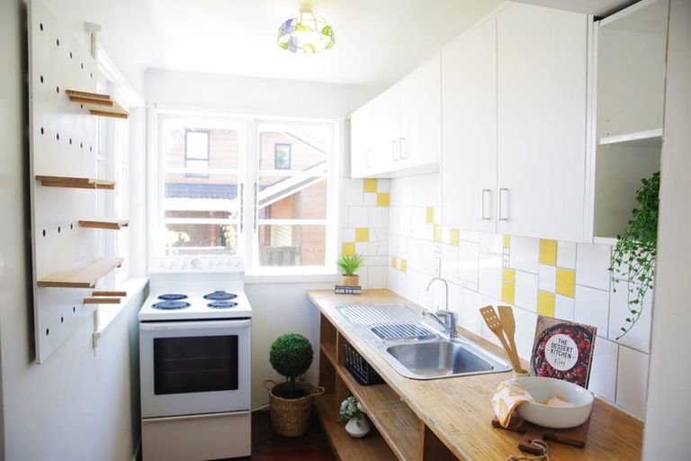 Photo of property in 1/89 Glengarry Road, Glen Eden, Auckland, 0602