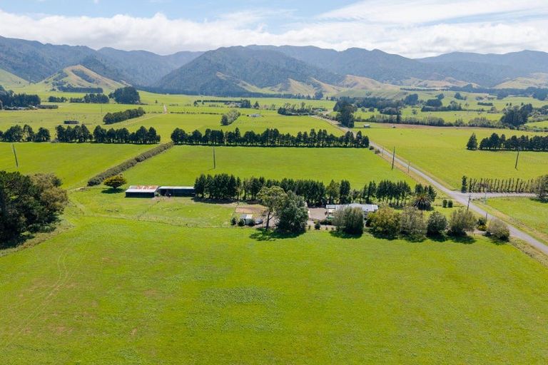 Photo of property in 633 Kiritaki Road, Dannevirke, 4972