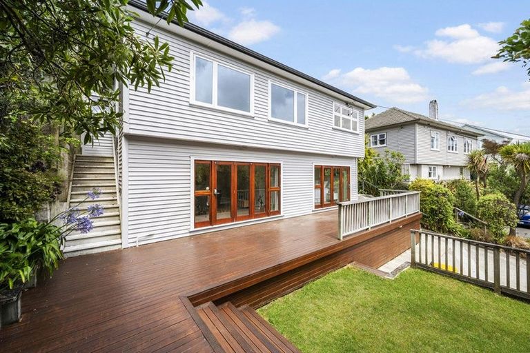 Photo of property in 129 Cockayne Road, Khandallah, Wellington, 6035