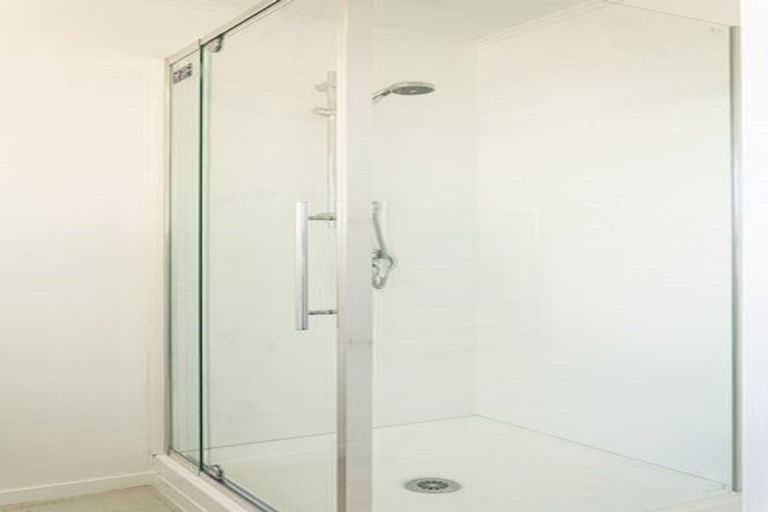 Photo of property in 38 Lyndfield Lane, Newlands, Wellington, 6037