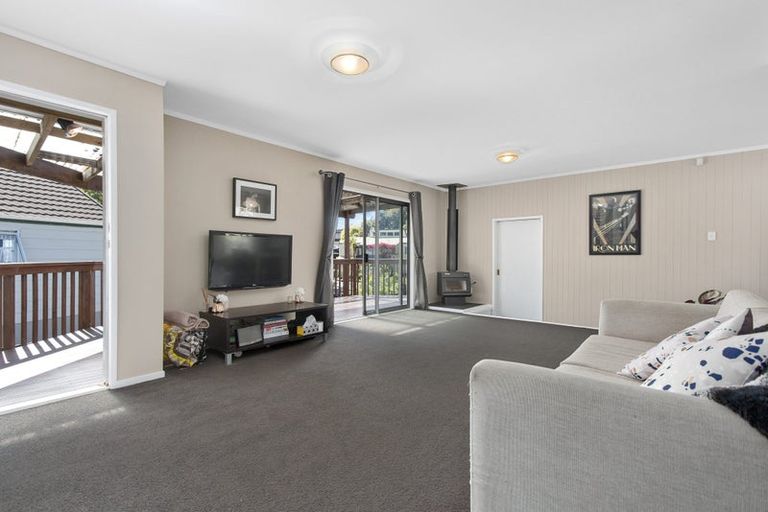 Photo of property in 7 Elmira Place, Browns Bay, Auckland, 0630