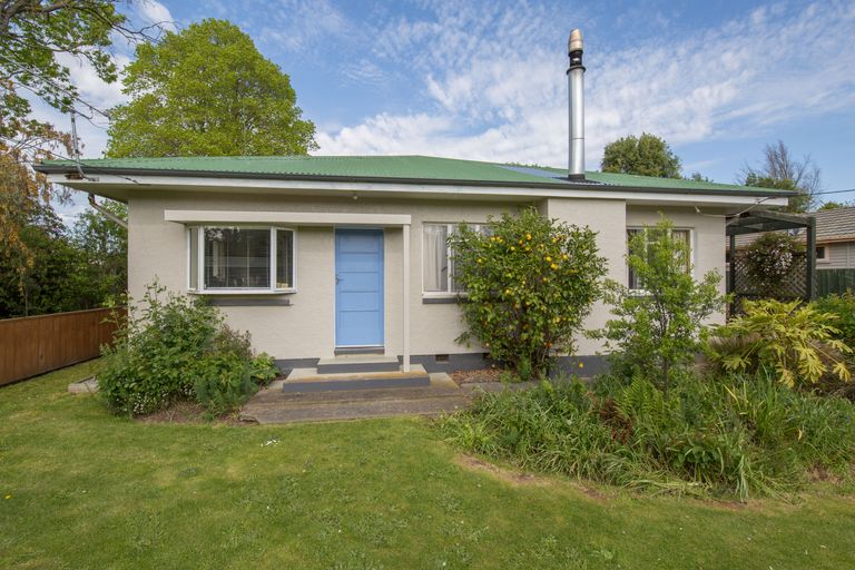 Photo of property in 26 Sarsfield Street, Southbridge, 7602