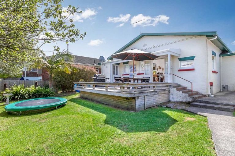 Photo of property in 10 Arawa Street, New Lynn, Auckland, 0600