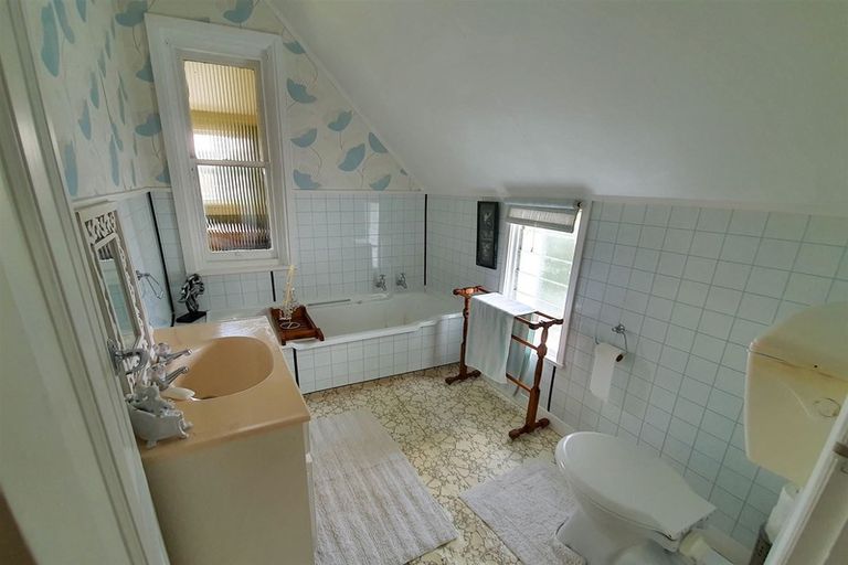 Photo of property in 16 Augustine Street, Waimate, 7924