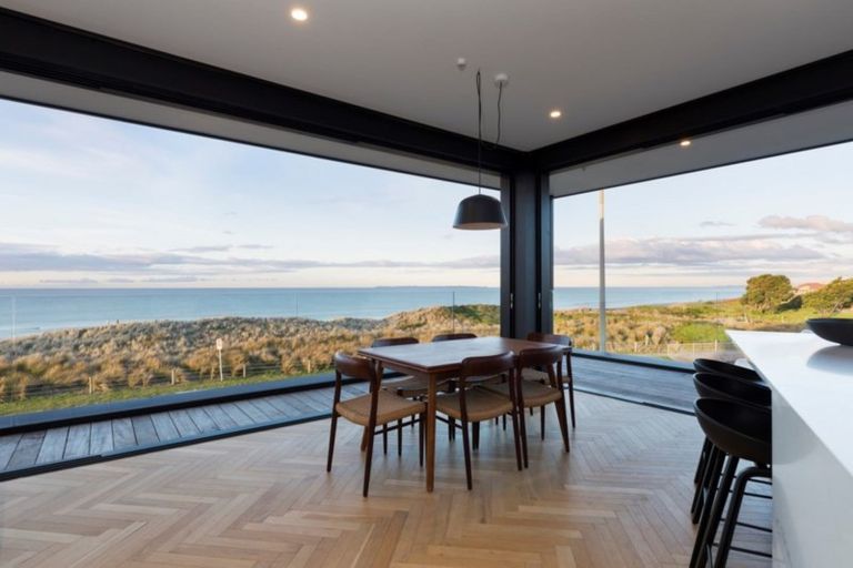 Photo of property in 212 Marine Parade, Mount Maunganui, 3116