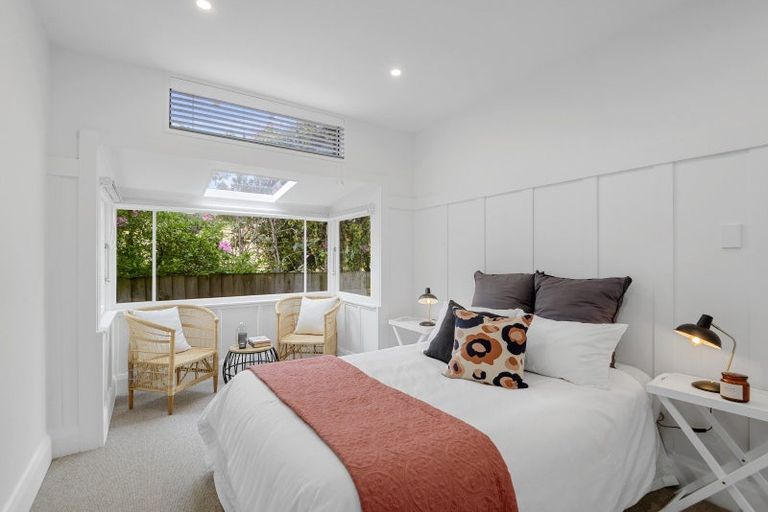 Photo of property in 121 Eastern Terrace, Beckenham, Christchurch, 8023