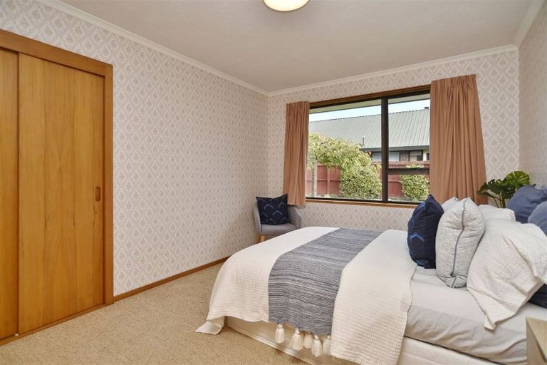 Photo of property in 154 Royal Park Drive, Parklands, Christchurch, 8083