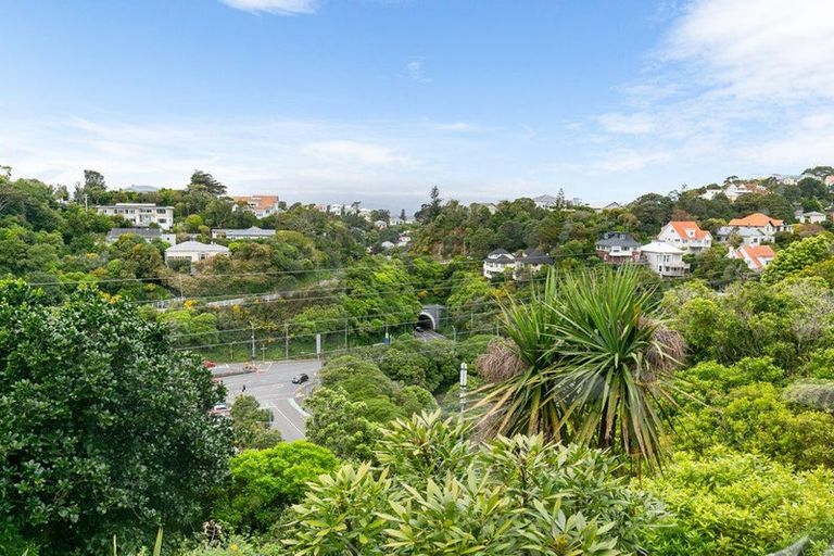 Photo of property in 33-35 Espin Crescent, Karori, Wellington, 6012