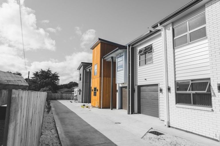 Photo of property in 79c Russell Road, Manurewa, Auckland, 2102