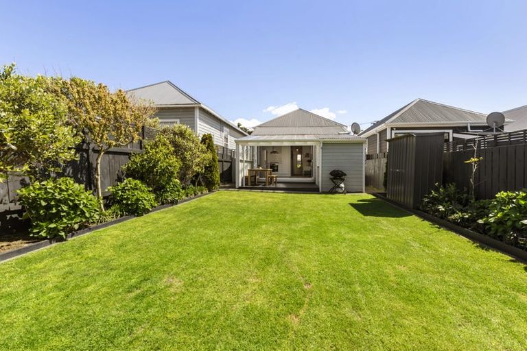 Photo of property in 9 Te Whiti Street, Kilbirnie, Wellington, 6022