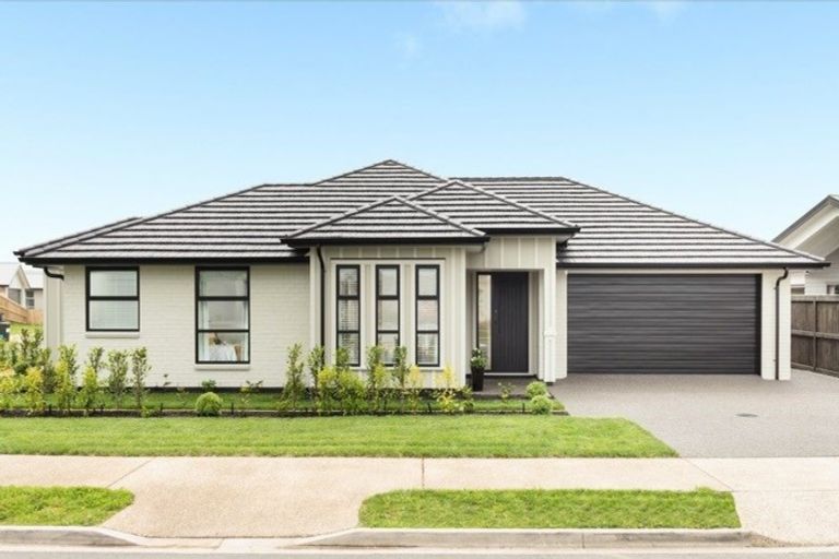 Photo of property in 1 Monaro Place, Papamoa, 3118