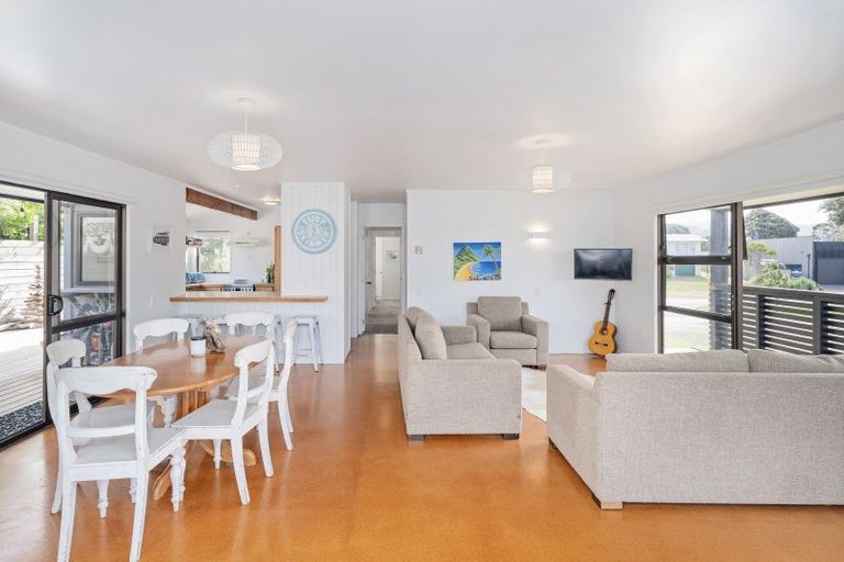 Photo of property in 2 Prescott Place, Pauanui, Hikuai, 3579