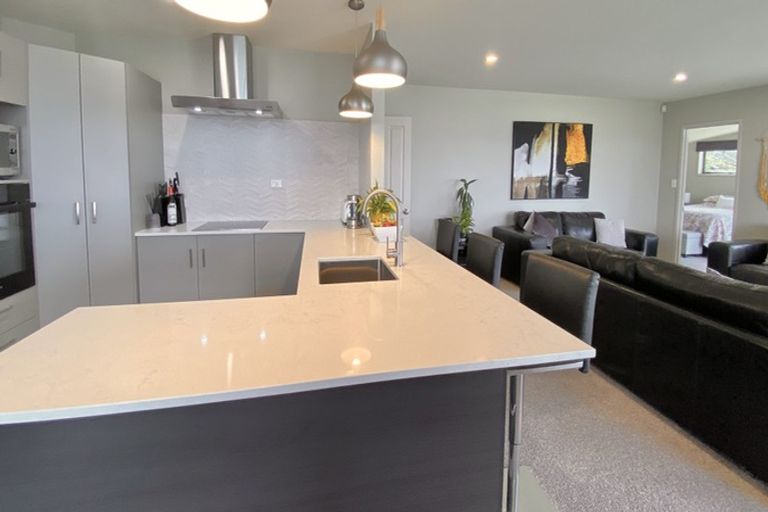 Photo of property in 82 Mountain Road, Western Heights, Rotorua, 3015