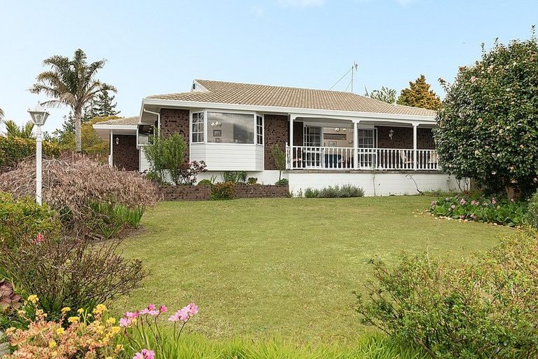 Photo of property in 16 Randell Place, Te Puke, 3119