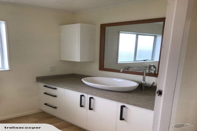 Photo of property in 25a Mako Mako Road, Levin, 5510