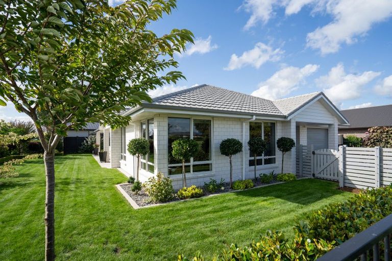 Photo of property in 44 Rose Leigh Drive, Cambridge, 3434