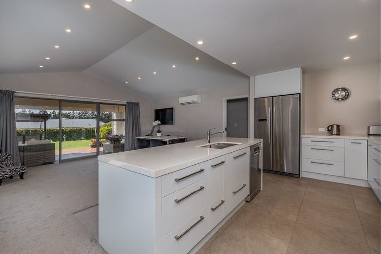 Photo of property in 1 Hoults Way, Kerikeri, 0230