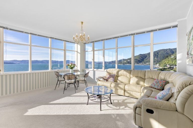 Photo of property in Rona House, 33 Rimu Street, Eastbourne, Lower Hutt, 5013