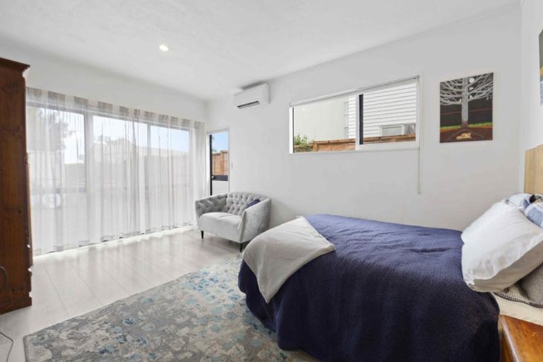 Photo of property in 42a Matakatia Parade, Matakatia, Whangaparaoa, 0930