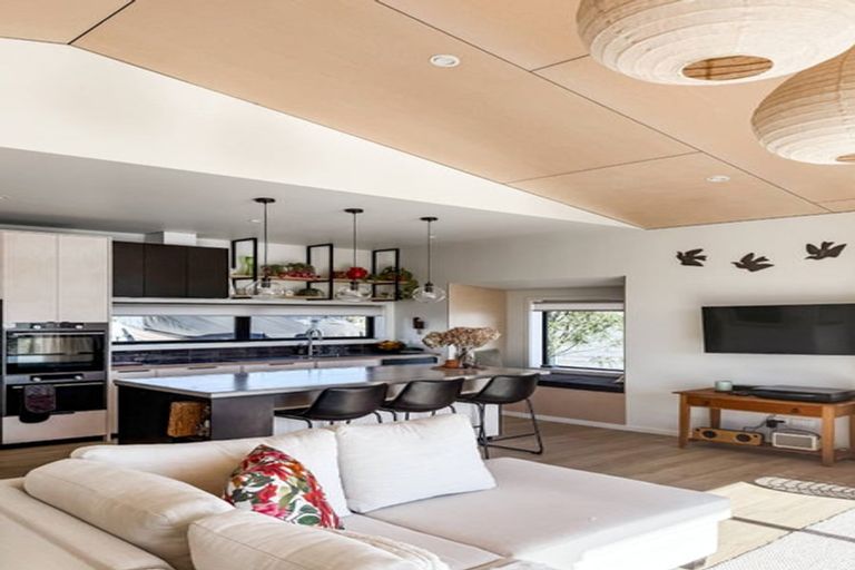 Photo of property in 15 Maataitai Road, Raglan, 3225