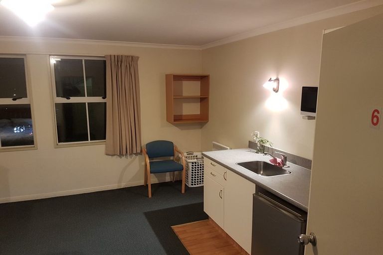 Photo of property in 33 Queen Street, Brighton, Dunedin, 9035