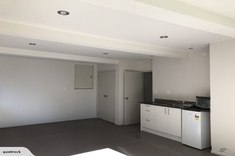 Photo of property in 757 East Coast Road, Northcross, Auckland, 0630