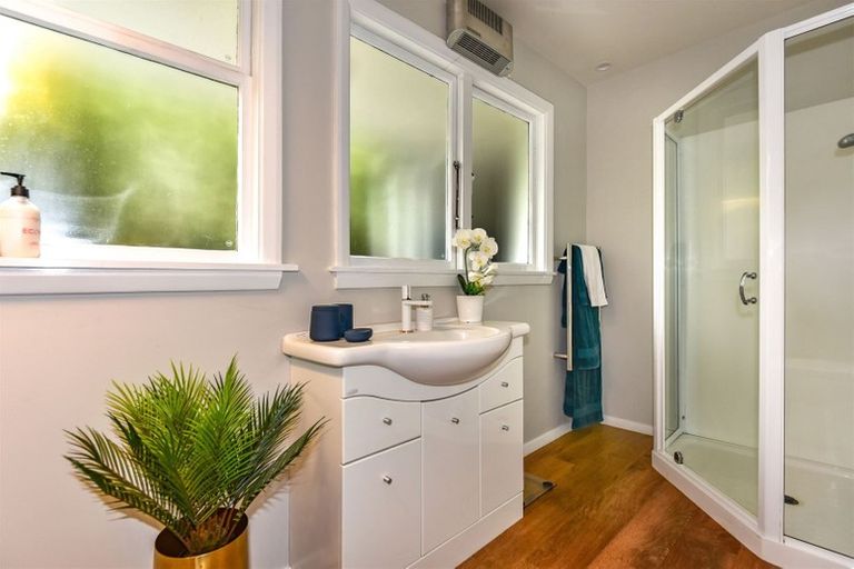 Photo of property in 20 Hampton Place, Burnside, Christchurch, 8053