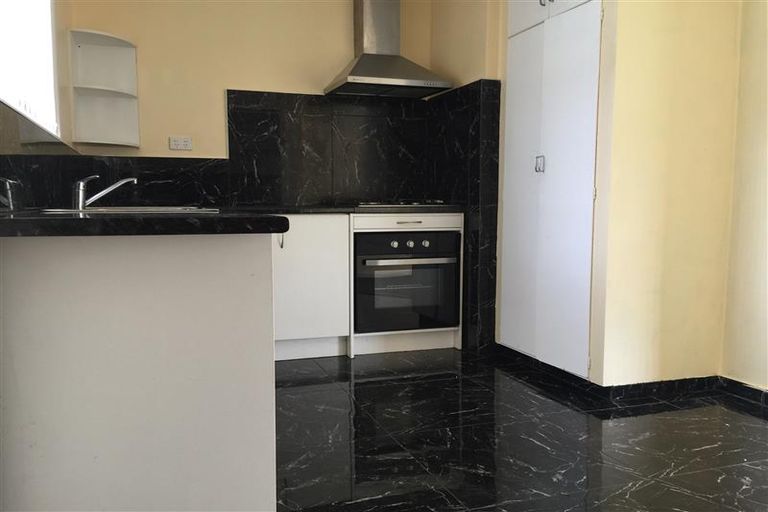 Photo of property in 1/4220 Great North Road, Glendene, Auckland, 0602