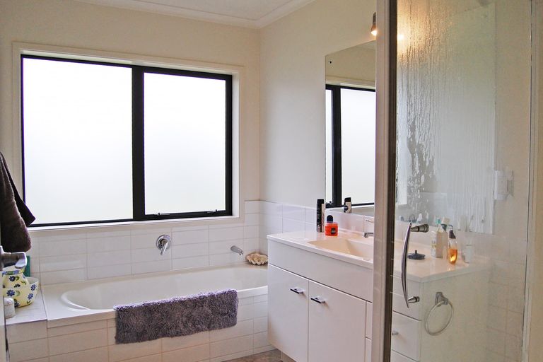 Photo of property in 34 Tawa Avenue, Kaiwaka, 0573