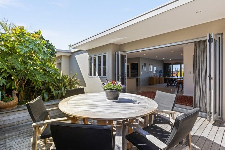 Photo of property in 43 Guys Hill Road, Hospital Hill, Napier, 4110