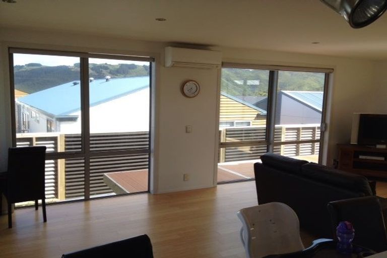 Photo of property in 5 Otonga Heights, Maungaraki, Lower Hutt, 5010