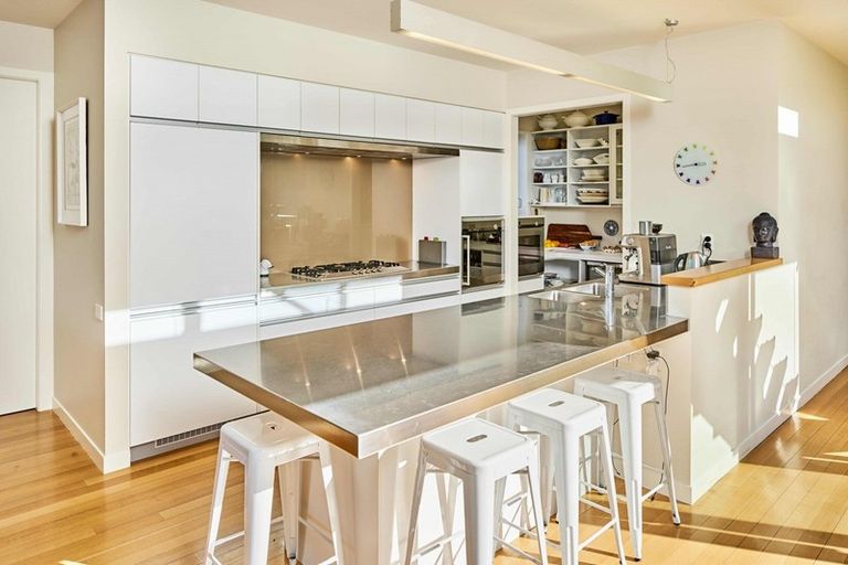 Photo of property in 31 Pendennis Point, Camborne, Porirua, 5026