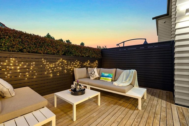 Photo of property in 112b Hutchinson Avenue, New Lynn, Auckland, 0600