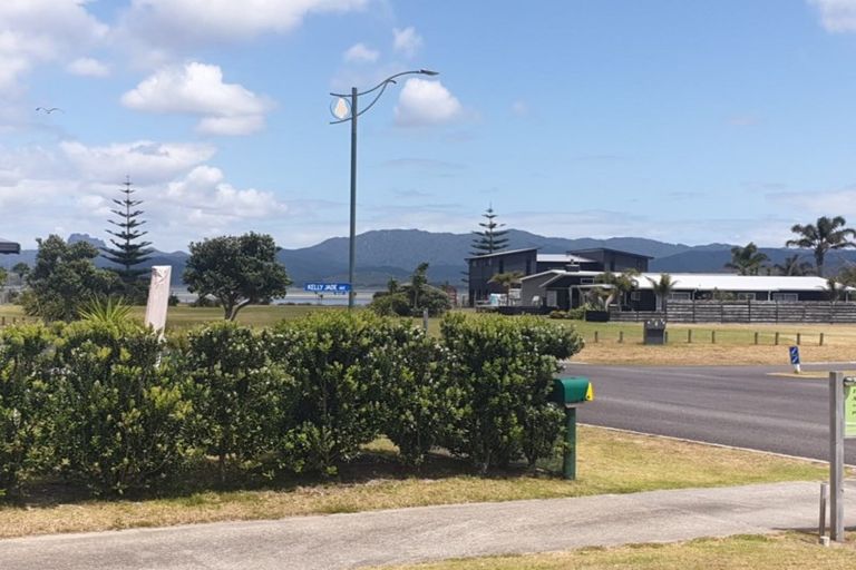 Photo of property in 117 Harbour Drive, Matarangi, Whitianga, 3592