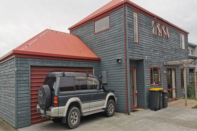 Photo of property in 15a Paeroa Street, Riccarton, Christchurch, 8041