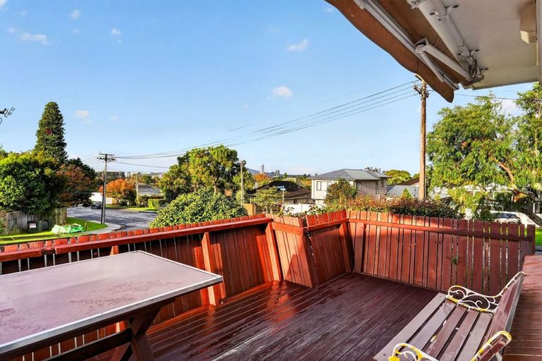 Photo of property in 1/2 Tye Road, Hillcrest, Auckland, 0627