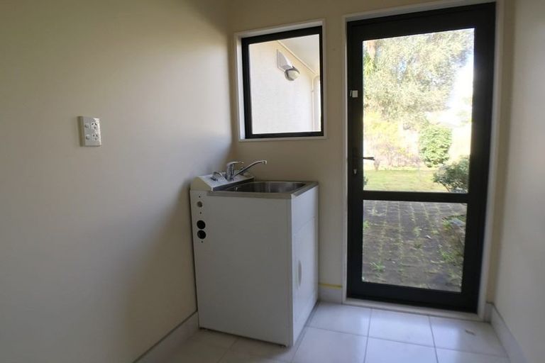 Photo of property in 32 Riverstone Road, Te Atatu Peninsula, Auckland, 0610