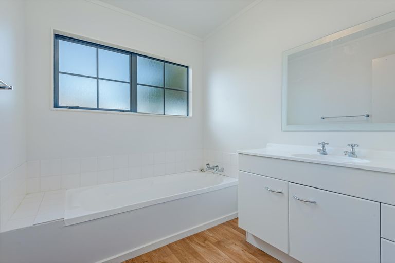 Photo of property in 415 Tremaine Avenue, Takaro, Palmerston North, 4412