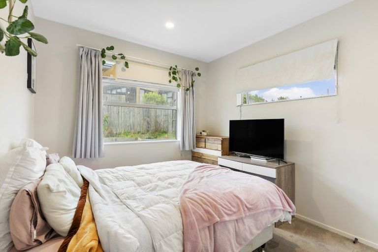 Photo of property in 35 Harriet Johnston Drive, Pokeno, 2402